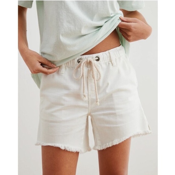 Aerie White Distressed Boyfriend Shorts - Picture 1 of 7